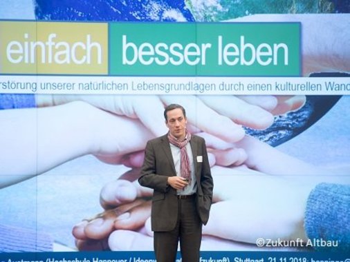 Foto von Prof. Dr. Henning Austmann, Hochschule Hannover bei einem Vortrag von Zukunft Altbau.