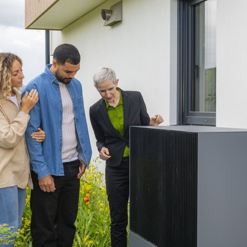 Ein einfacher Test zeigt Hauseigentümerinnen und Hauseigentümer, ob ihre Immobilie fit für eine Wärmepumpe ist.