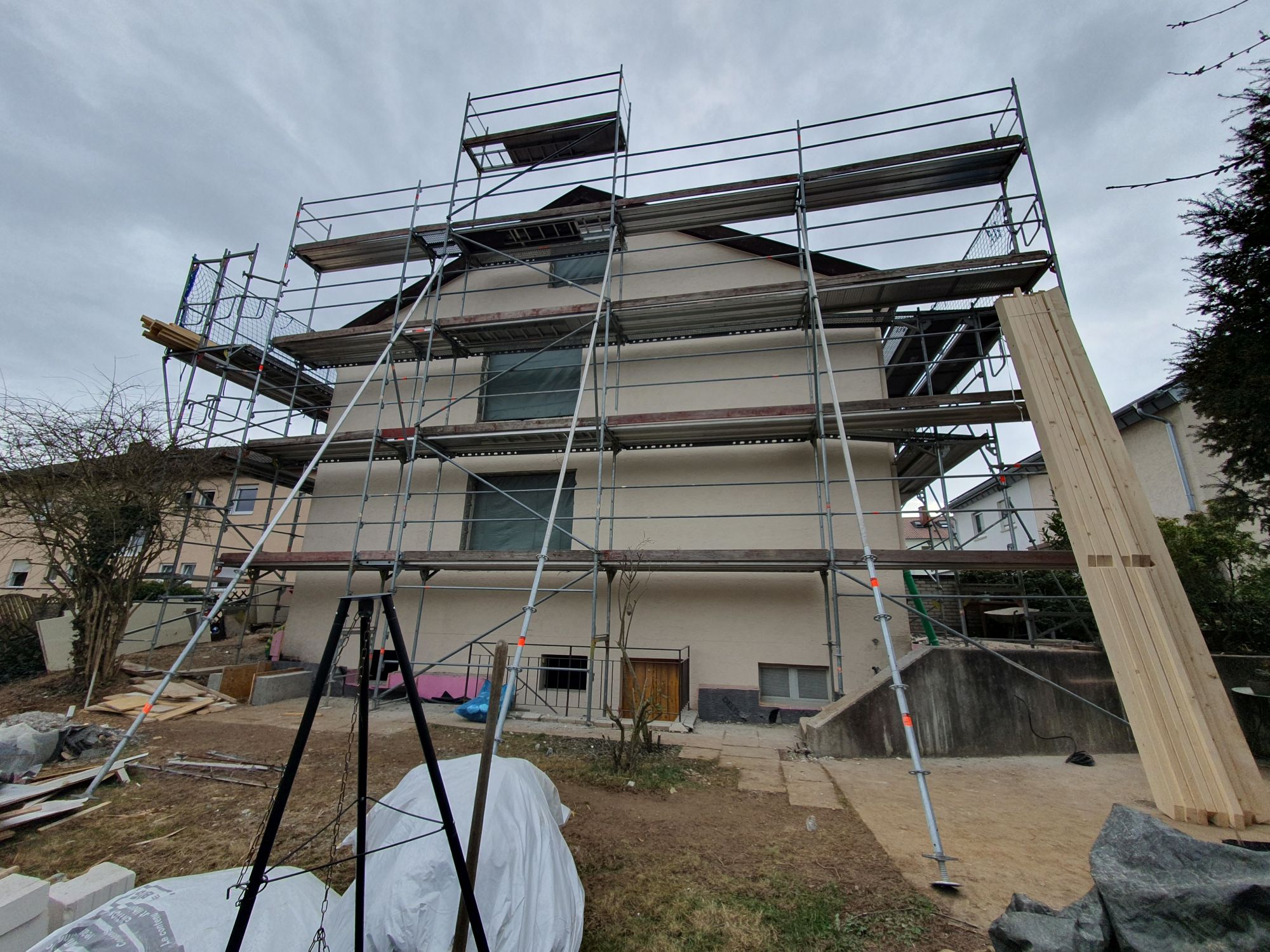 Rückansicht eines noch ungedämmten Gebäudes. Foto: Zukunft Altbau