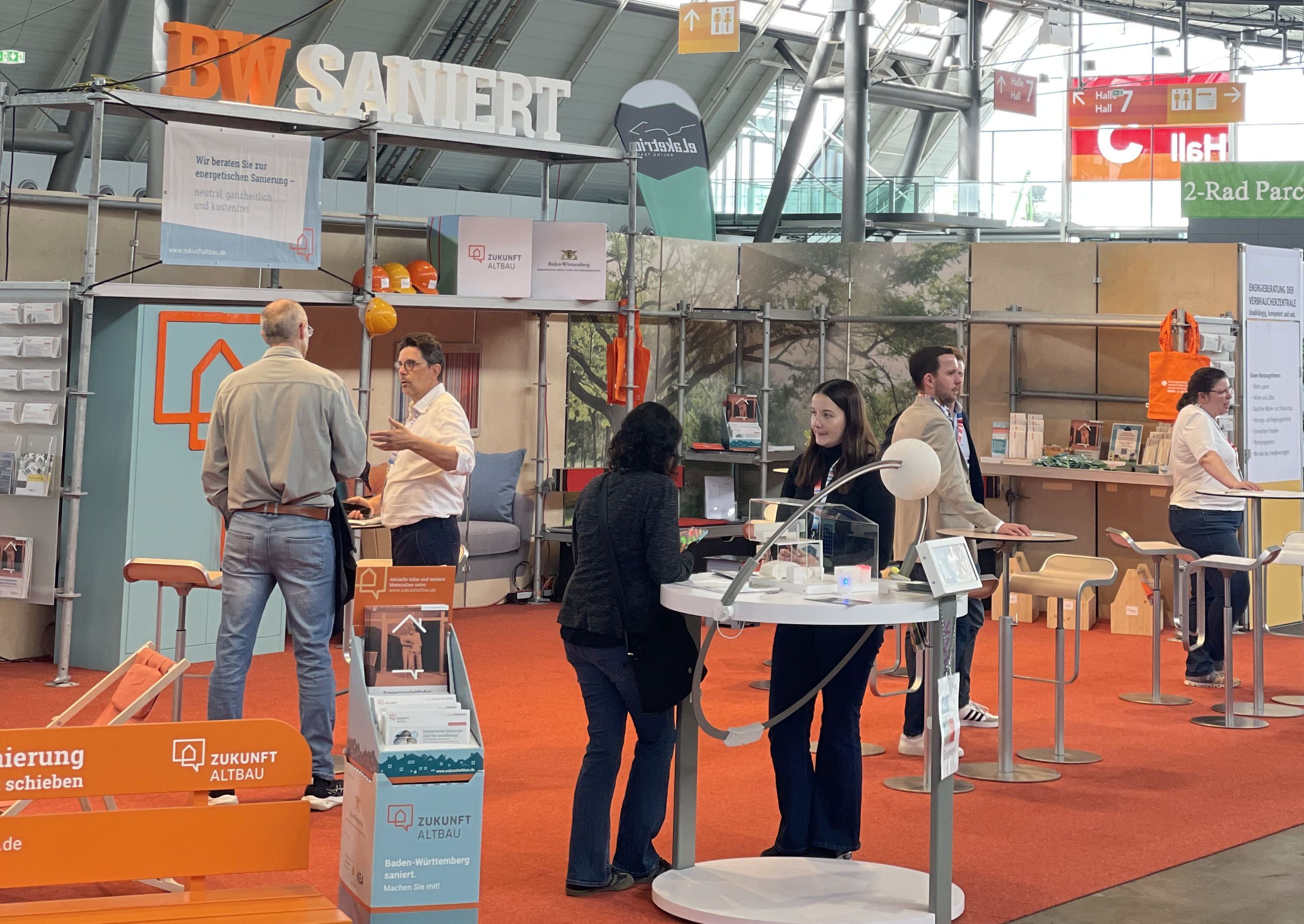 Informationsstände auf einer Messe